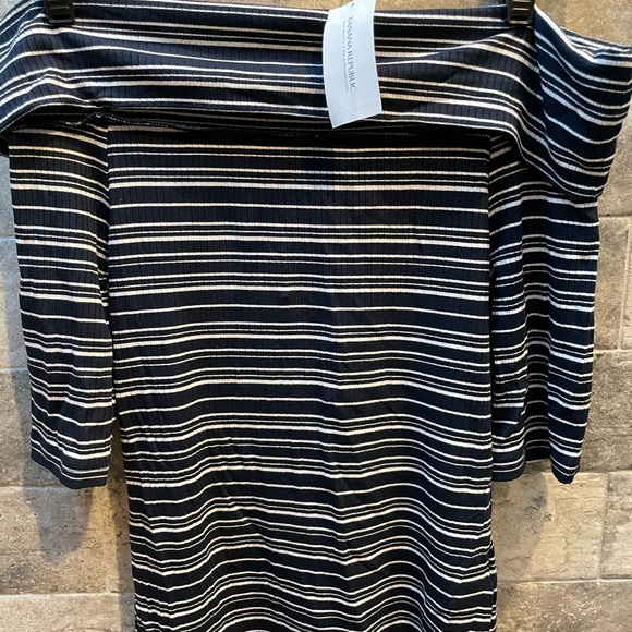 ❤️ BANANA REPUBLIC BLUE & WHITE STRIPED OFF THE SHOULDER TOP SIZE XS NEW - Picture 4 of 5